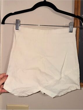 Articles 324 High-Waist White Women’s Skort Shorts